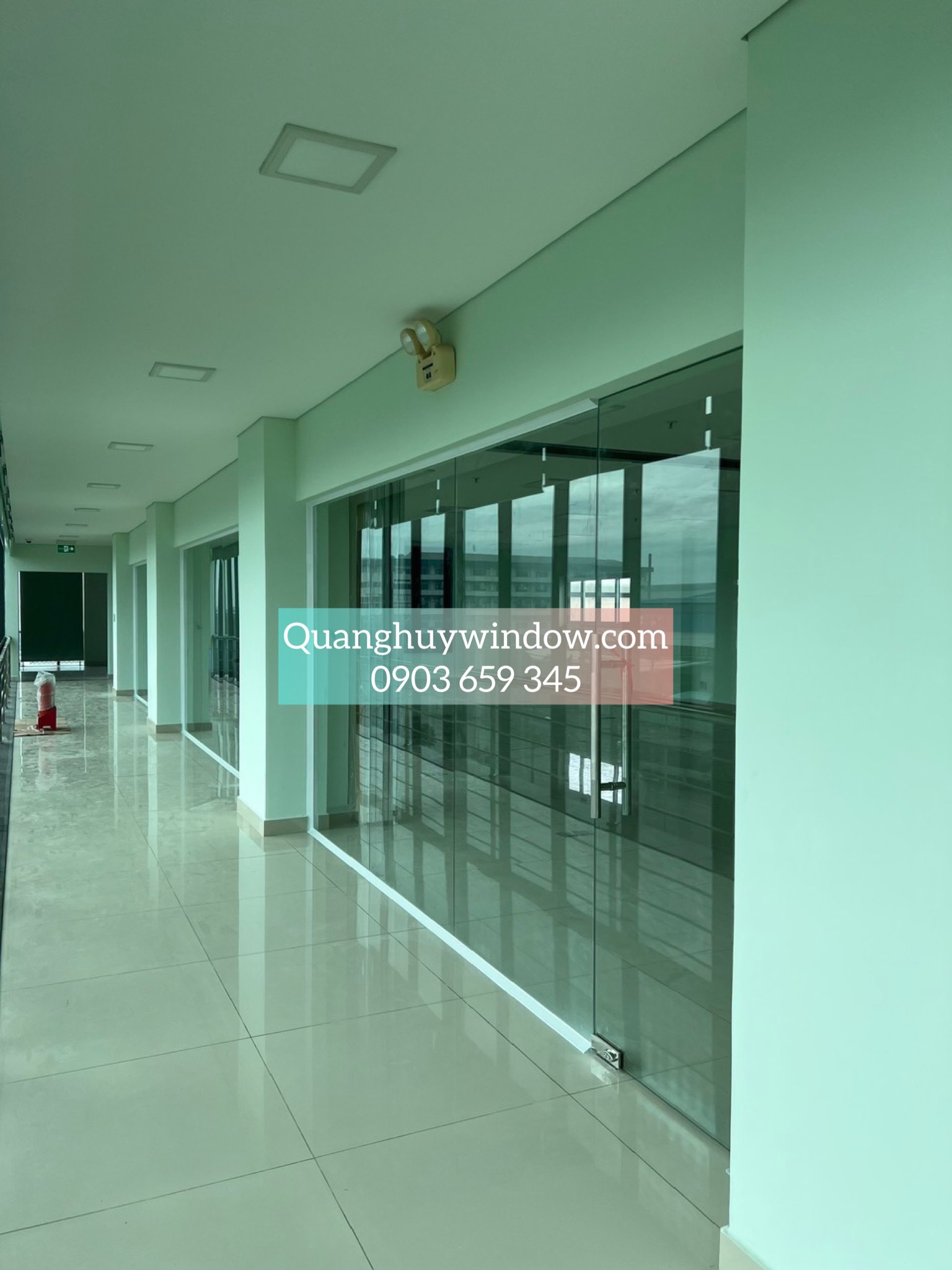 Hướng dẫn sử dụng cửa kính cường lực
