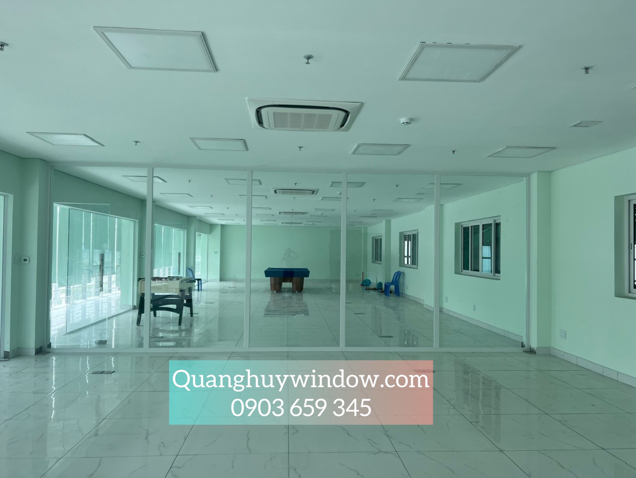 Cửa kính cường lực có dễ vỡ không, có an toàn?